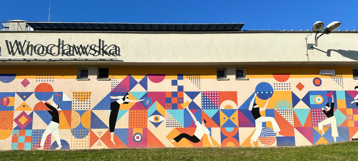 Kolorowy mural w przestrzeni miejskiej